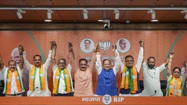Major Jolt to AAP as Seven Rajya Sabha MPs Join BJP