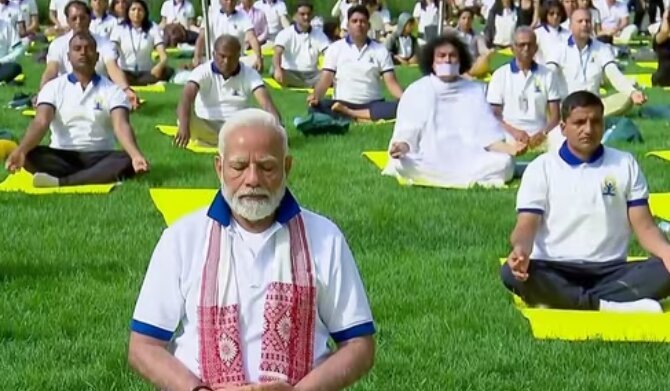 PM Modi Leads Global Yoga Day from Kolkata